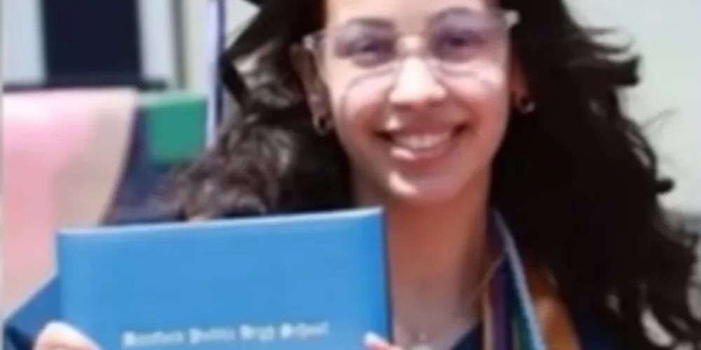 A jovem quer evitar que outros alunos passem pelo mesmo