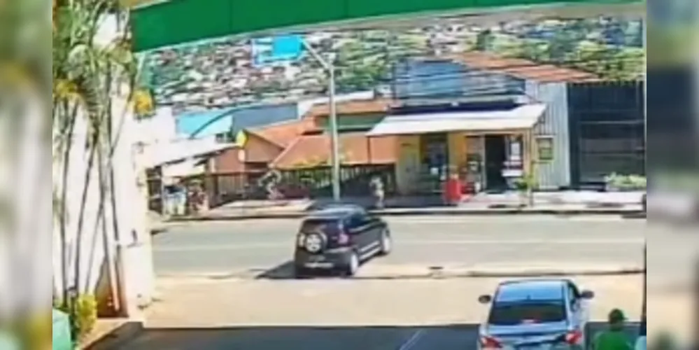 Situação foi registrada por uma câmera de segurança