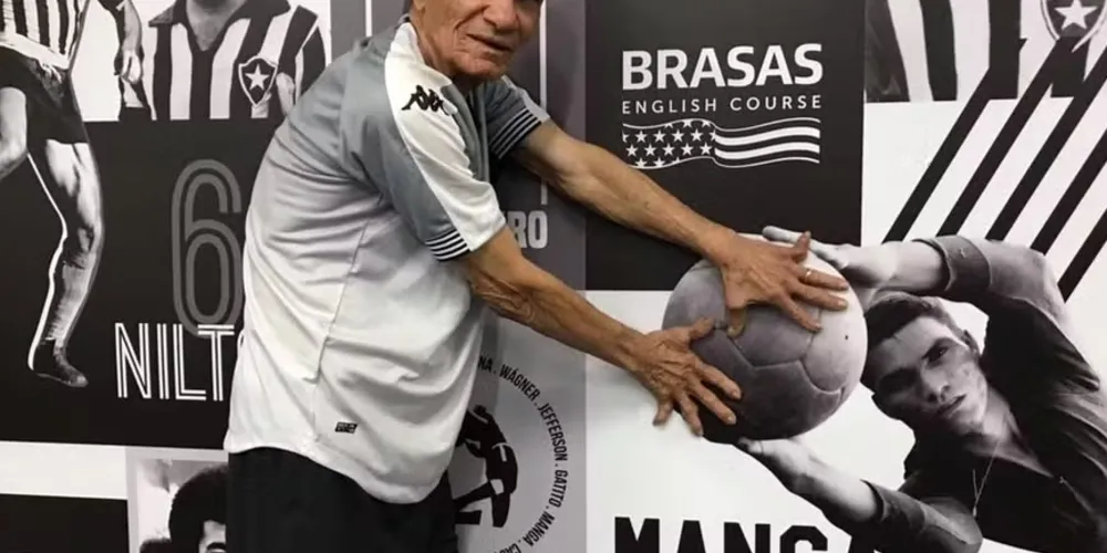 Goleiro Manga, ídolo do Botafogo