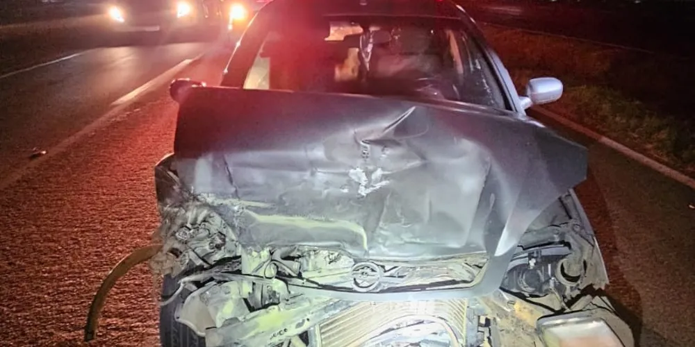 Colisão resultou em danos materiais no Corsa Hatch, no Jeep Renegade e no Toyota Hilux