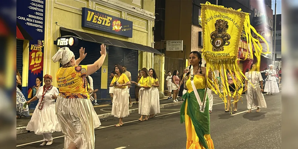 Quatro escolas de samba desfilarão nesta segunda-feira (3)