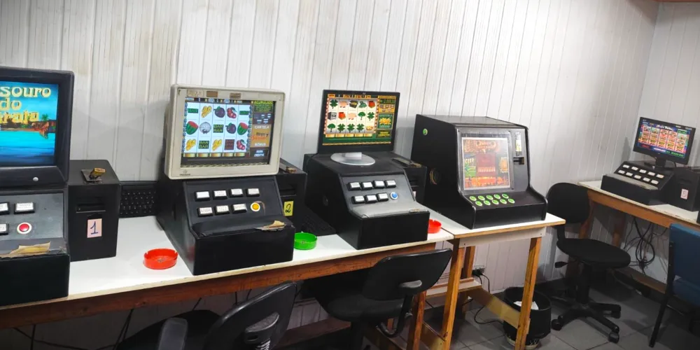 Aparelhos utilizados no cassino clandestino