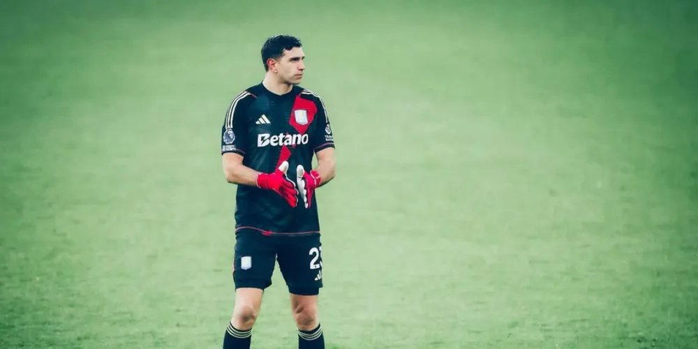 Dibú Martinez, goleiro argentino, é conhecido por fazer muita cera em seus jogos