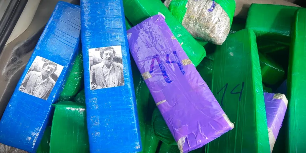 Quase 400 kg de drogas foram apreendidas pela Polícia Rodoviária Federal