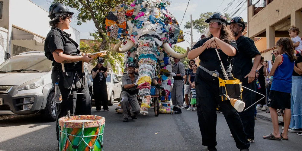 Apresentação Elefanteatro