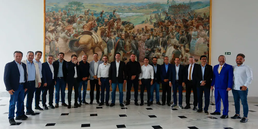 Encontro no Palácio  do Iguaçu foi acompnahado por diversas lideranças políticas