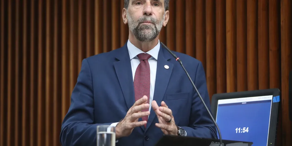 Enio Verri discursou na Assembleia Legislativa do Paraná, nessa terça-feira
