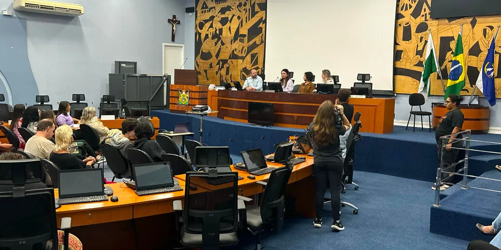 Evento ocorreu no Plenário da Casa de Leis de Ponta Grossa