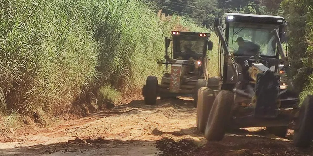 As obras acontecem na PR-090, estrada do Socavão, no trecho que vai do Cruzo até o Pinheirão