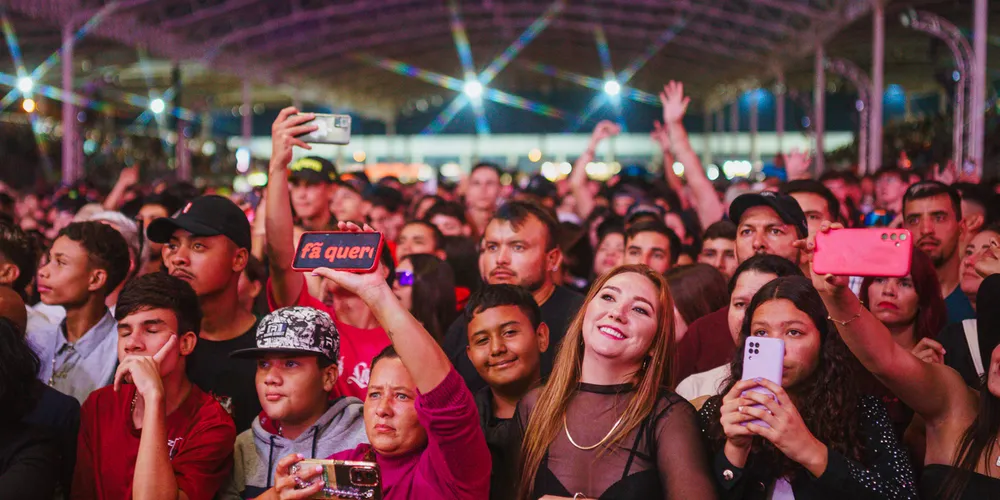 O público acompanhou diferentes shows nacionais gratuitos