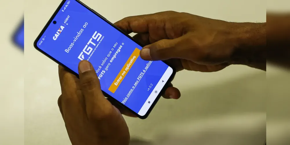 O saque-aniversário permite que o trabalhador retire parte do saldo do FGTS todo ano, no mês de aniversário