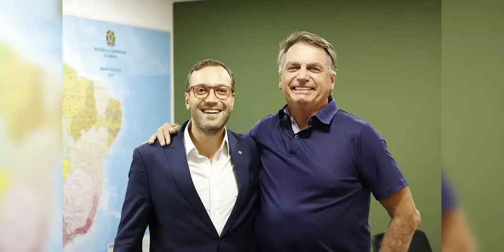 Filipe Barros e Jair Bolsonaro são filiados ao Partido Liberal (PL)