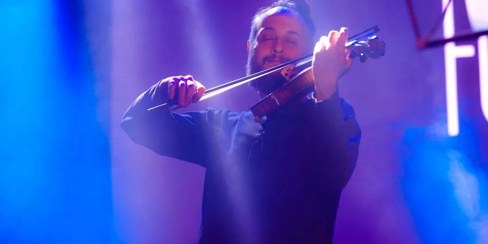 A premiação total do festival será de R$ 19 mil, contemplando as categorias de melhor música (1º, 2º e 3º lugares), melhor intérprete, melhor letra e júri popular