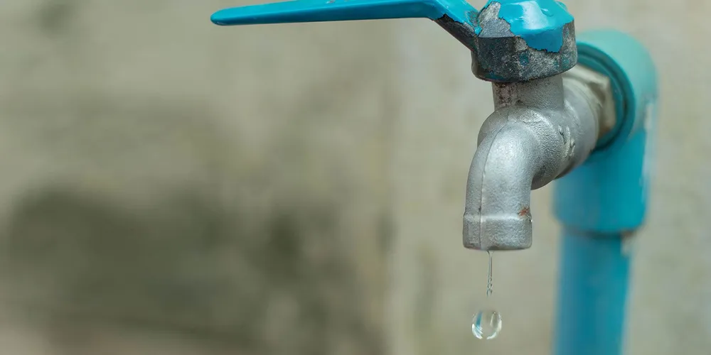 Bairros como Uvaranas, Vila Estrela e Colônia Dona Luiza estão sem água neste sábado