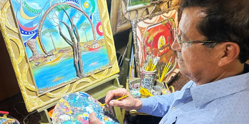 A exposição apresenta um acervo de 30 obras acumuladas ao longo de sua jornada por seis países sul-americanos e diversos estados brasileiros