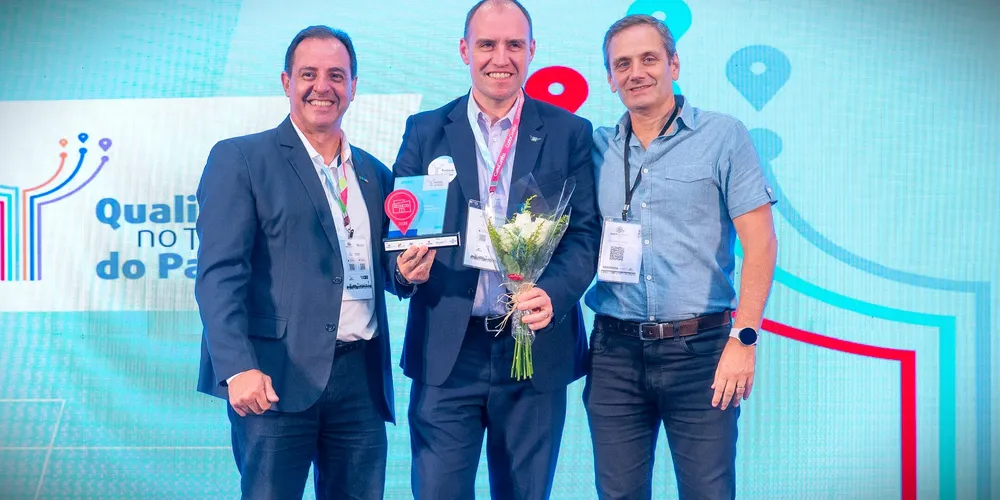 Ao centro Daniel Wagner, diretor-executivo do Hotel Planalto