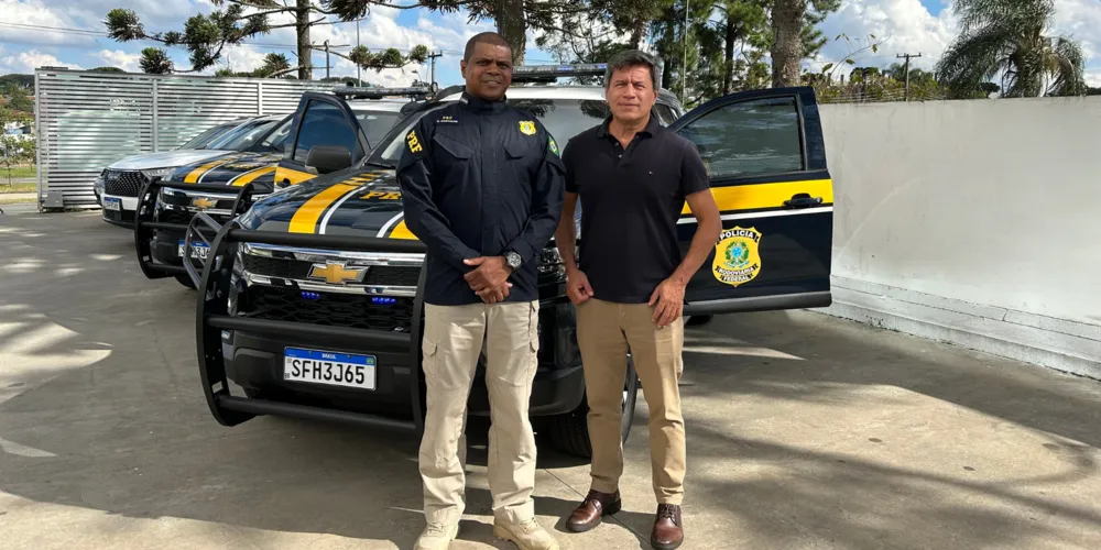 Entrega de duas novas viaturas para a Polícia Rodoviária Federal