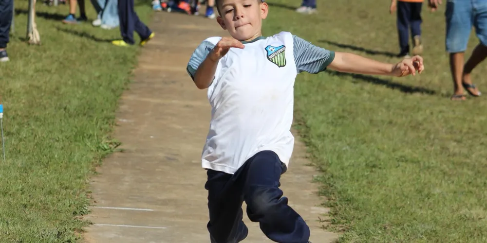 Aluno participando dos Jogos Estudantis Municipais