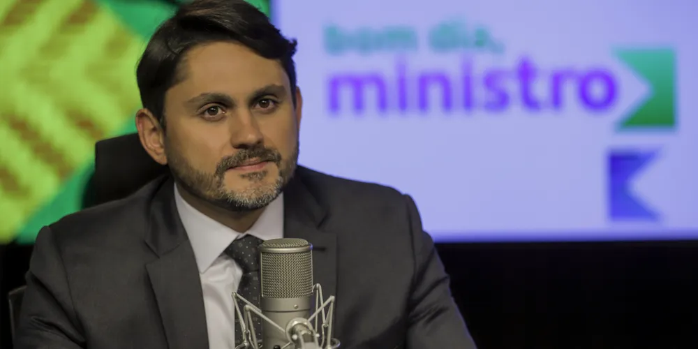 Juscelino Filho é ministro das Comunicações