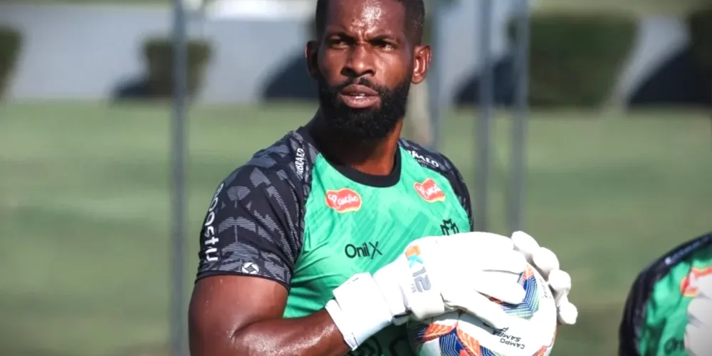 João Gabriel se adiantou em uma das cobranças de pênalti