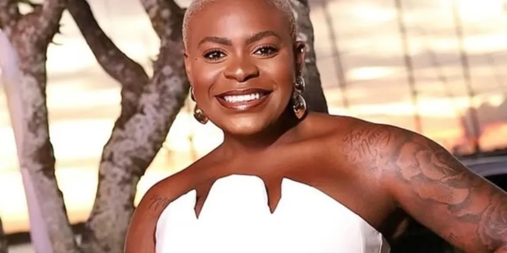 Jojo Todynho de branco