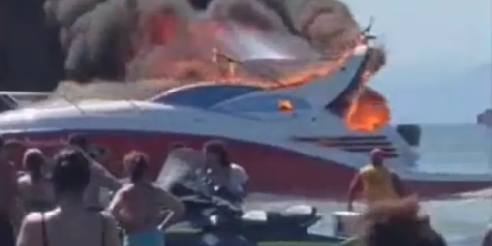 Chamas foram controladas pelo Corpo de Bombeiros