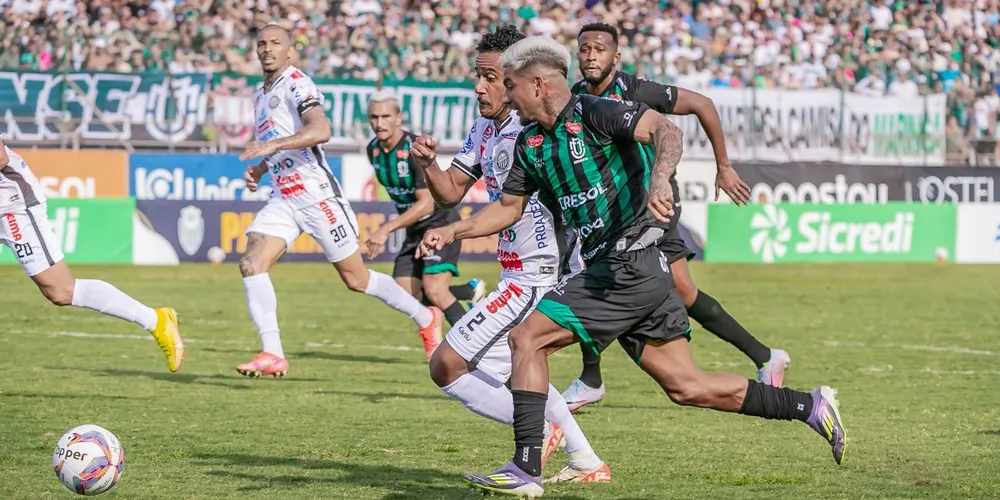 Equipes fizeram partida movimentada na casa do Maringá