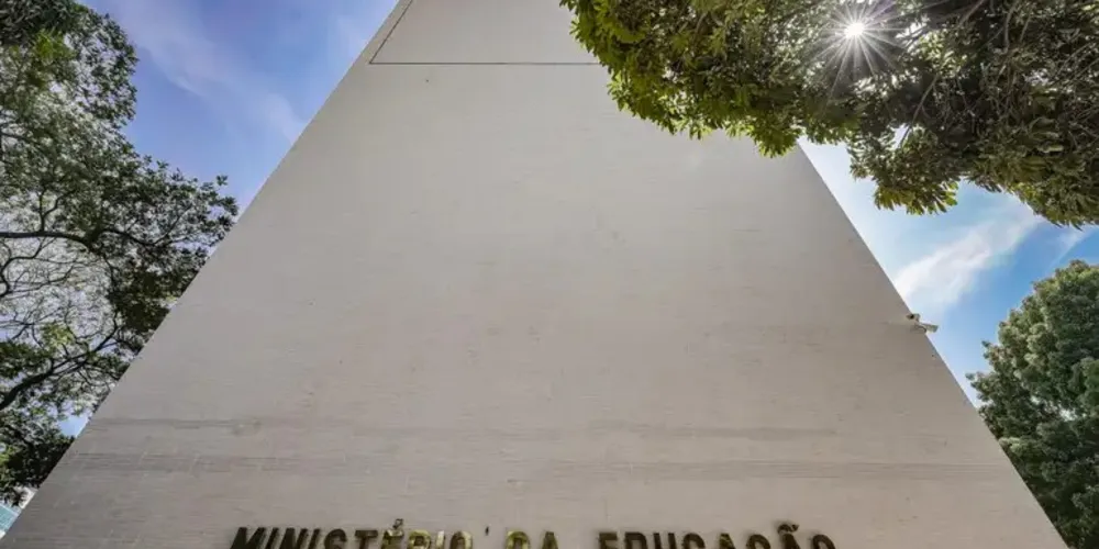 MEC oferece cursos online de inglês, espanhol e francês