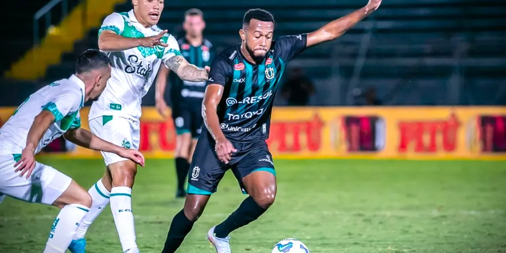 Equipe paranaense estreou com vitória no torneio nacional