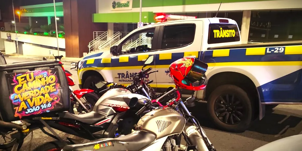 Situação aconteceu na avenida Vicente Machado, nesta quarta-feira (16)