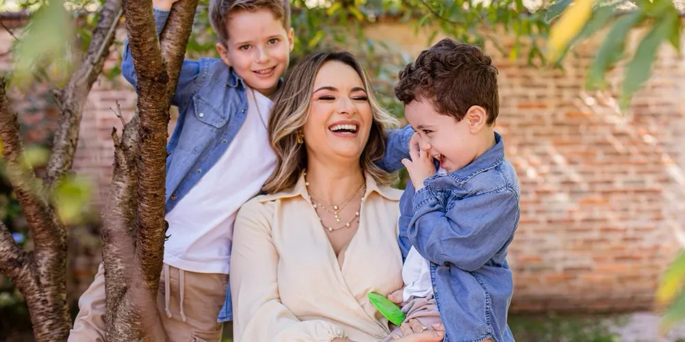 Paula aposta em um conteúdo que mostra sua rotina com os filhos. Um dos seus vídeos já alcançou 47 milhões de visualizações