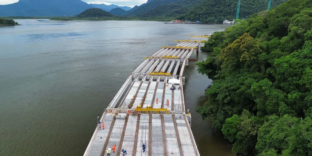 As obras da Ponte de Guaratuba avançam