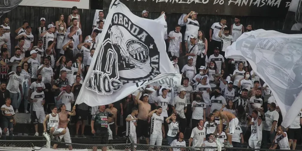 Os ingressos estavam sendo vendidos com valores entre R$ 45 à R$ 180.