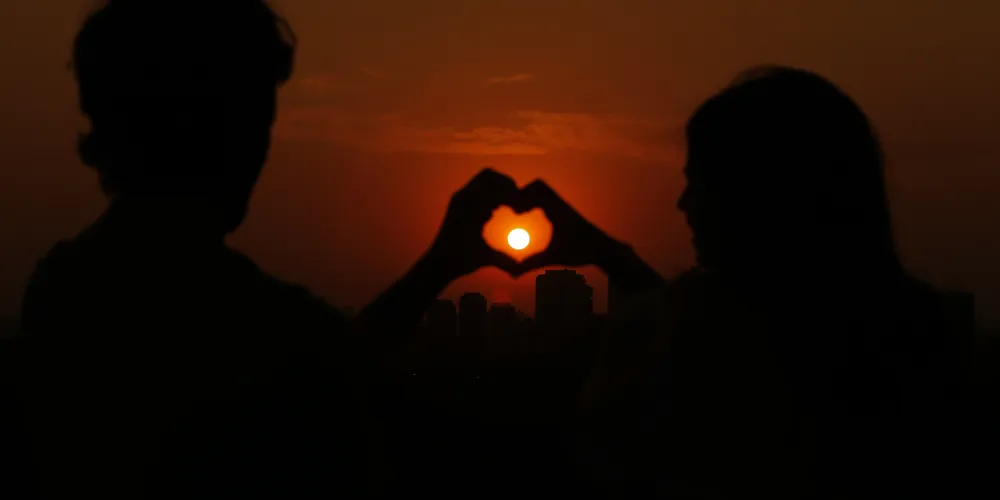 Sol deve aparecer entre nuvens nesta sexta-feira