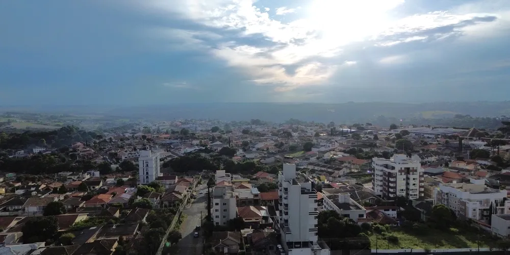 Cobertura de nuvens deve predominar ao longo da quarta-feira (16)