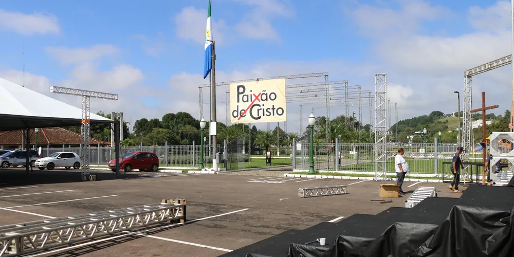 Serão sete atrações musicais e espetáculos de teatro e dança de graça no palco