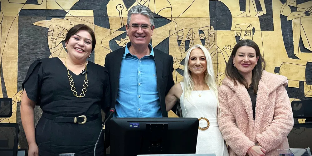 Marisleidy, Küller, Teka dos Animais e Joce Canto durante o evento na Câmara