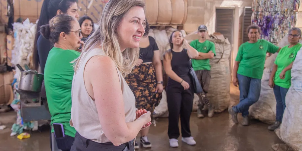 A Iesol e o Nevin reunidos com autoridadespara discutir projetos de bem-estar à população