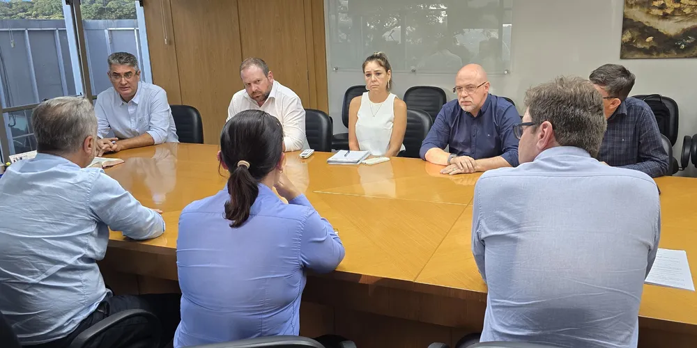 Lideranças de Ponta Grossa discutem problemas no abastecimento da cidade com diretores da Sanepar