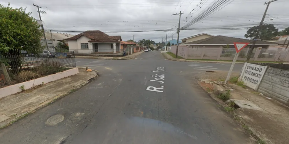 Cruzamento foi cenário de um acidente na última quarta-feira (19)