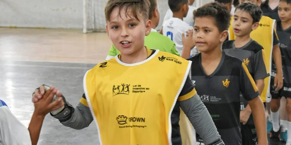 Ao todo, cerca de 120 crianças participam das aulas