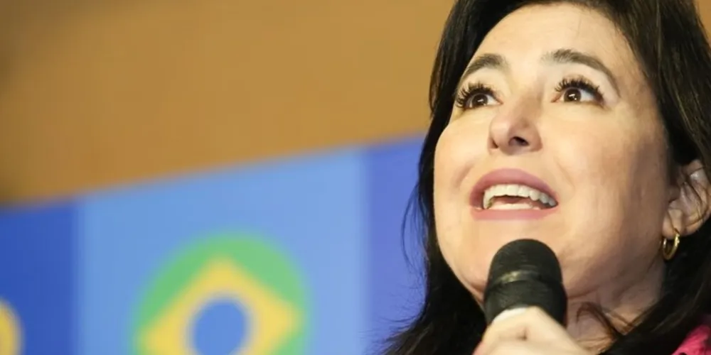 Simone Tebet destacou que os pagamentos do 13º não irão ocorrer em abril