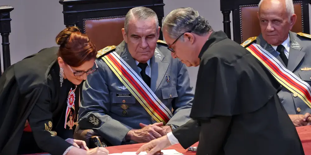 A ministra disse que militares envolvidos com a trama golpista e com atos de 8 de janeiro de 2023 podem ser julgados