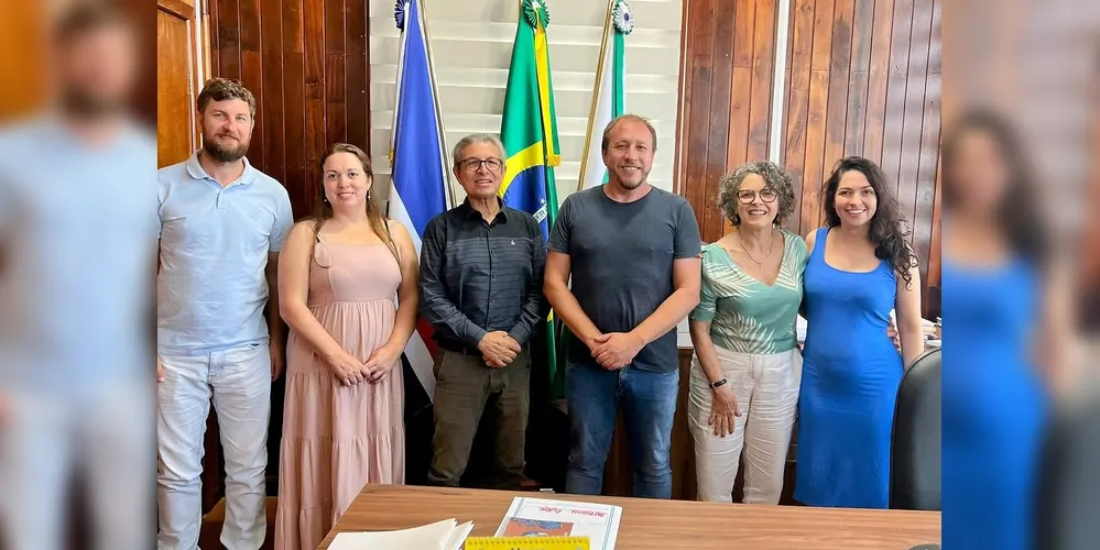 O encontro com o prefeito Laercio e as secretárias municipais aconteceu nessa terça-feira (25).