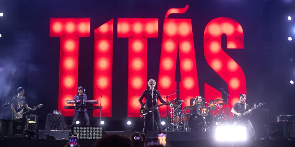 Apresentação aconteceu na praia de Caiobá