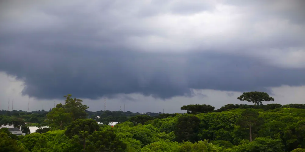 Frente fria atingirá boa parte do Estado do Paraná