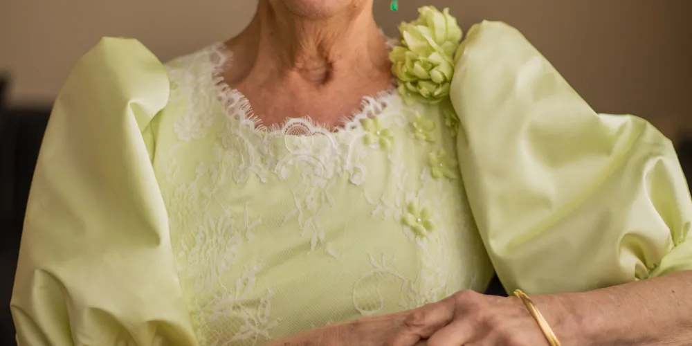 Hoje (26) é o dia dela Teresa Elisabete Justus Cury. A coluna RC, familiares e amigos brindam seu aniversário, é
dia de agradecer a sua existência. Você que com a dádiva da vida gerou este colunista, traz no coração um amor que não conhece limites. Você não é apenas a melhor mãe do mundo, e representa a
mulher batalhadora, a mulher guerreira e merece hoje e em todos os dias as melhores energias de amor, carinho e gratidão por seu existir. Da coluna RC, e, especialmente, do seu apaixonado filho os
votos de infinitas bênçãos, saúde e paz!