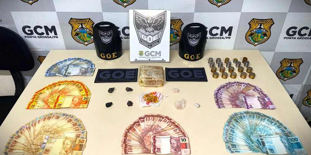 Drogas e dinheiro foram encaminhados à Delegacia de Ponta Grossa