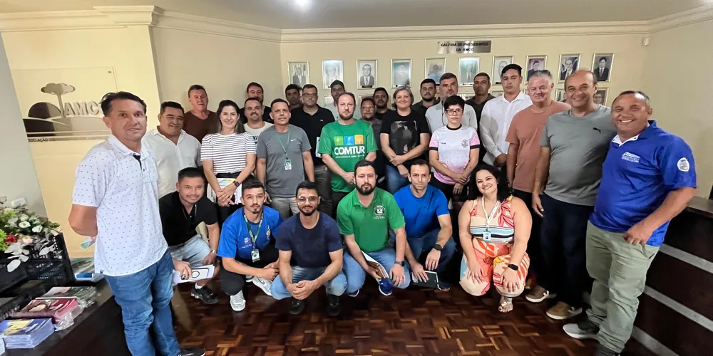 Representantes de 14 municípios dos Campos Gerais participaram de reunião na terça-feira (18)