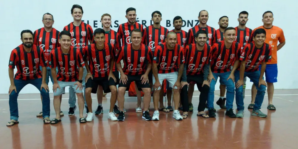 Plantel do CAT para a Série Bronze de futsal paranaense